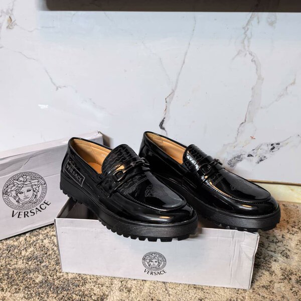 Mocassins en cuir noir élégants