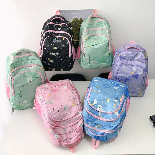 Cartables scolaires colorés