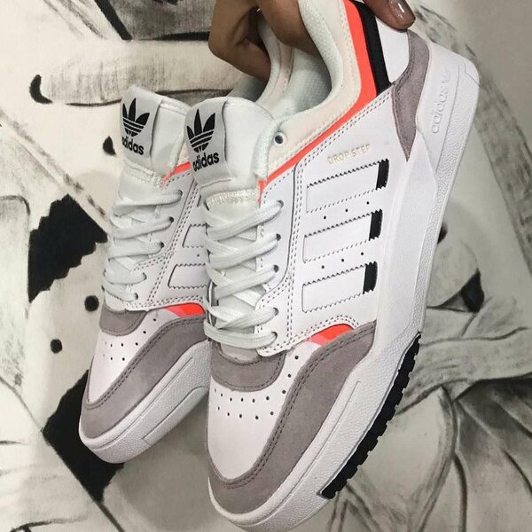 Chaussures Adidas Court
