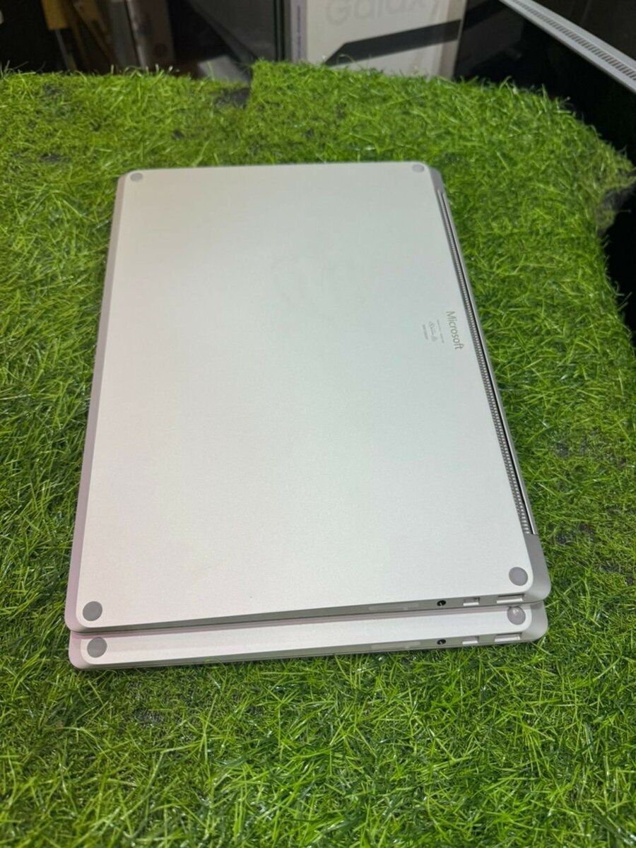 Microsoft Surface Laptop 2 RAM 8GB Intel Core i5 SSD 256GB