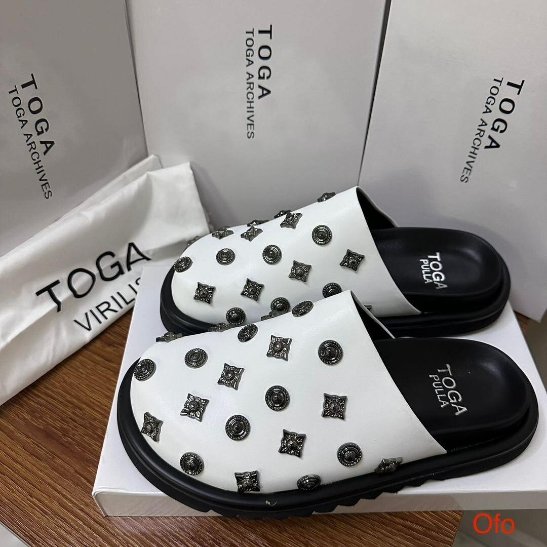 Mules Toga cloutées stylées