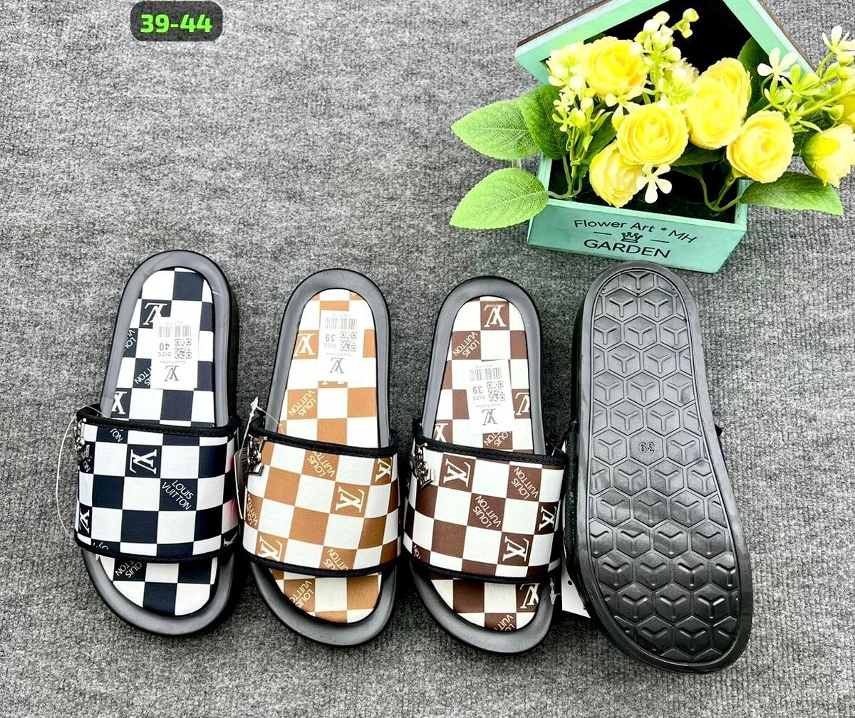 Christina Diro, Zaza & LV