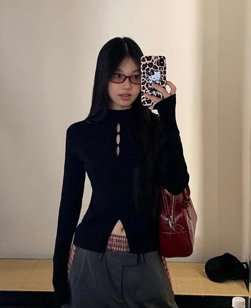 Свитер с высоким воротником из вискозы