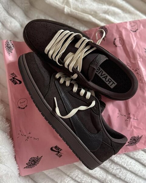 Jordan 1 Dunk Low Travis Scott