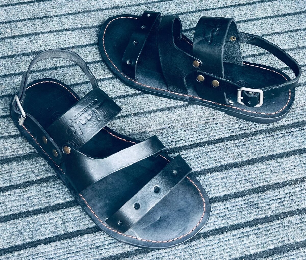 Sandales en cuir noir élégantes