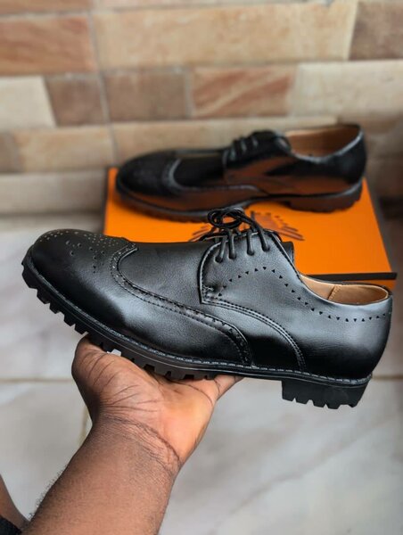 Chaussures Derby en cuir noir