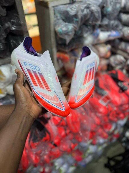 Chaussures de football F50