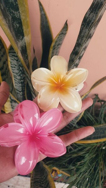 Barrettes tendance en fleur
