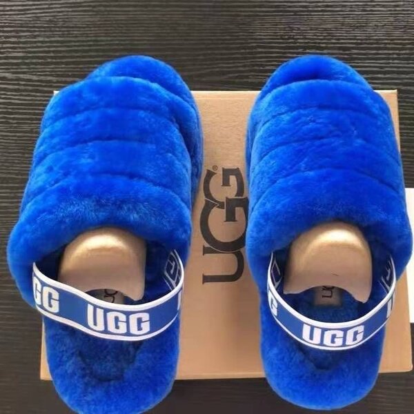 UGG Pantoufles en Fausse Fourrure