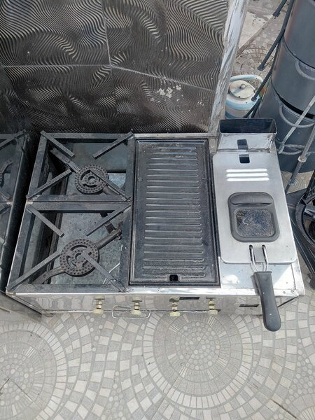 Cuisinière professionnelle inox