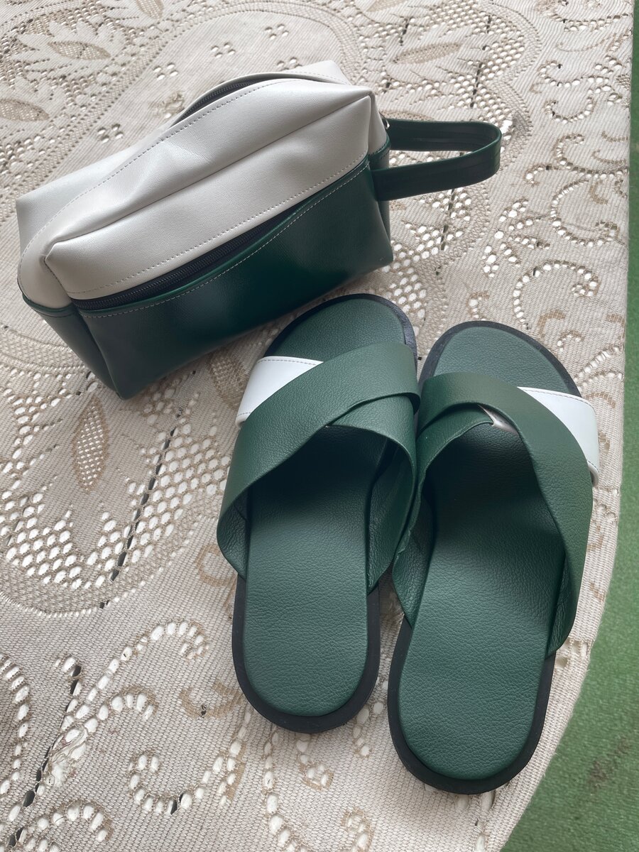 Sandales vertes en cuir