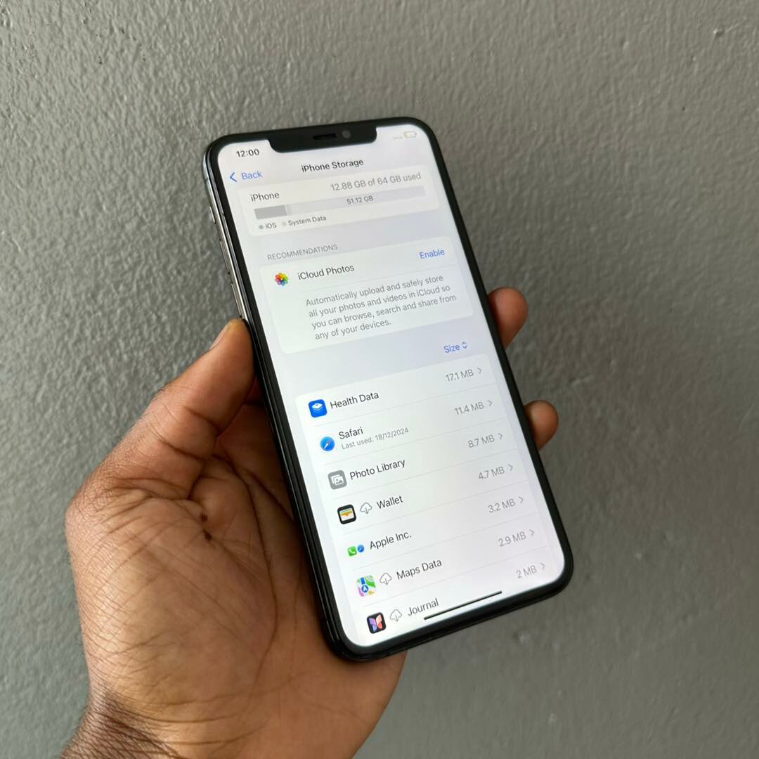 Apple iPhone 11 Pro Max 64GB UK, black 