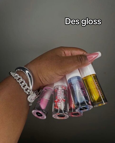 Ensemble de brillants à lèvres tendance