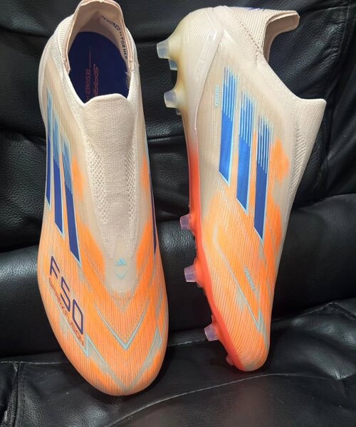 Chaussures de foot F50