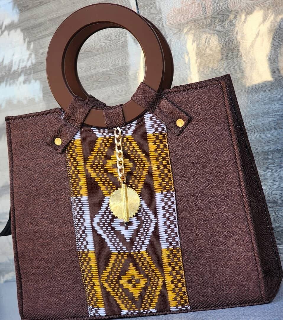 Sac à main en tissu coloré