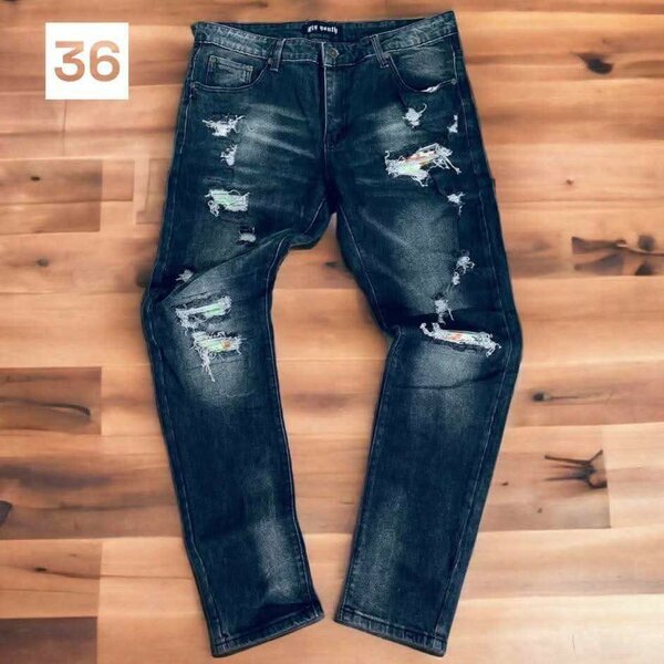 Jean décontracté déchiré