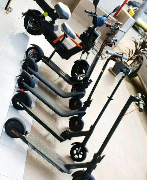 Trottinettes électriques pliables