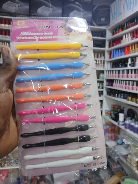 Stylos de manucure multicolores