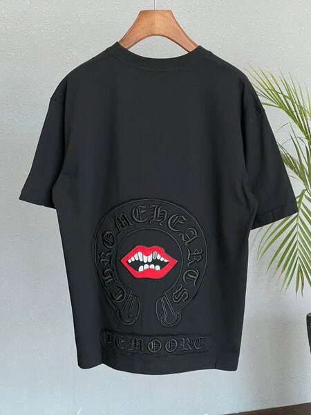 T-shirt graphique tendance