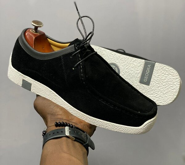 Chaussures en daim noir homme