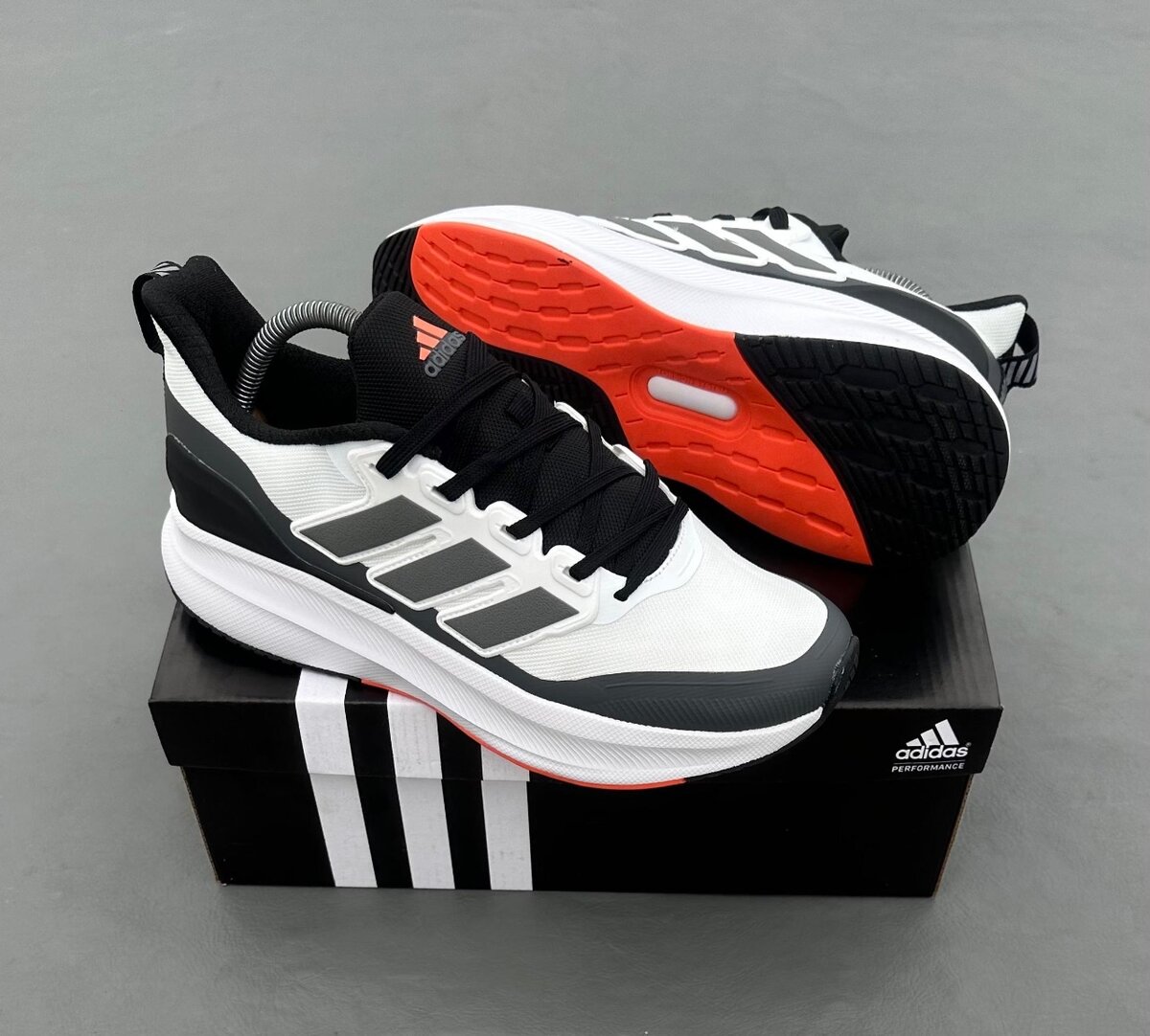 Basket de running Adidas homme