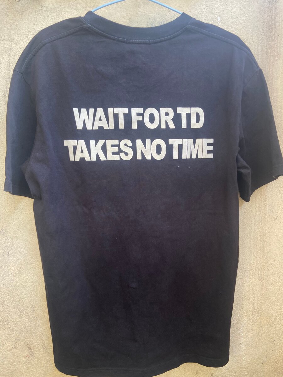 T-shirt noir avec texte