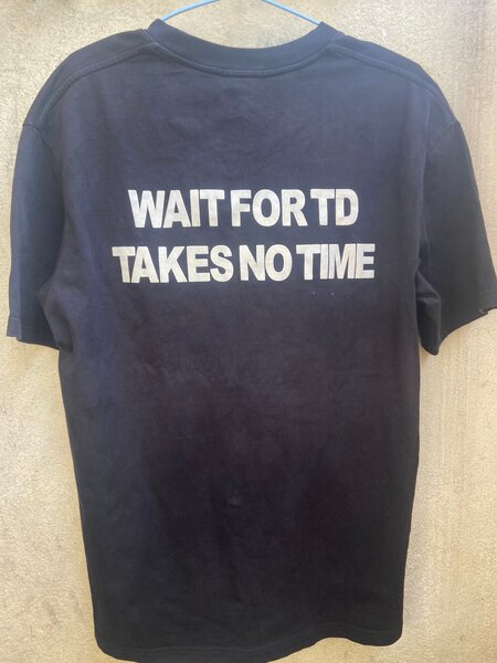 T-shirt noir avec texte