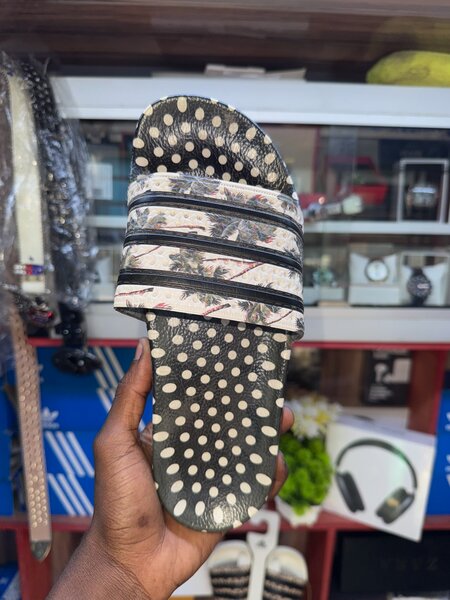 Claquettes unisexes confortables