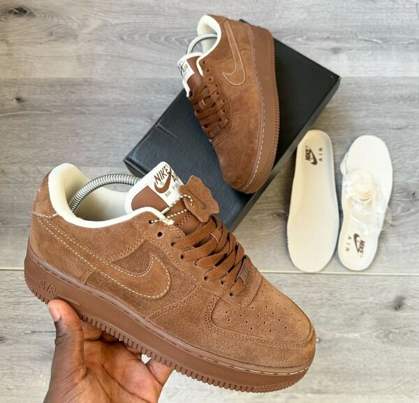 NIKE AIRFORCE CLASSIC