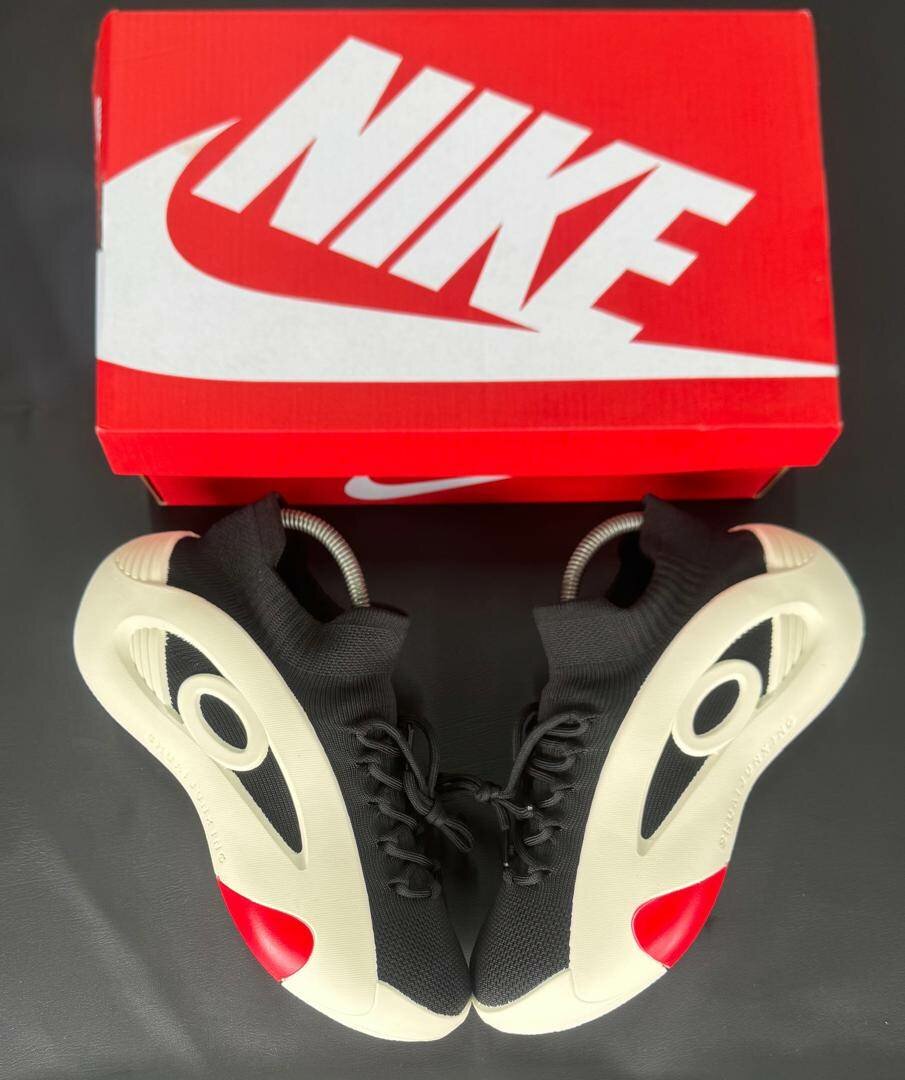 Sneakers Nike modernes noir et blanc