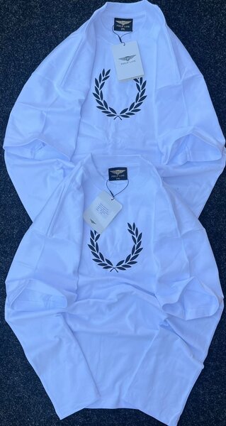 T-shirts blancs unisexes élégants