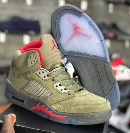 New Stock Alert🛍 New Blazing Jordan sneakers