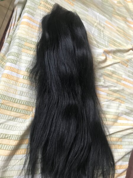 Perruque en dentelle noire