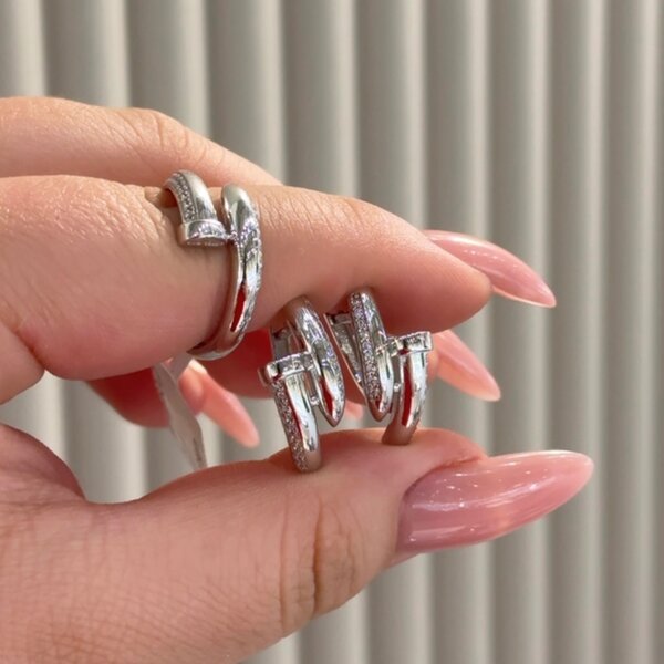 Cartier Гвоздик Белое золото