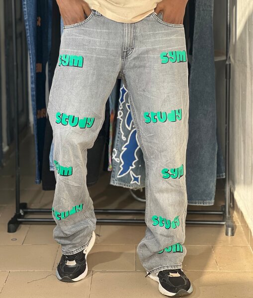 Jean gris imprimé moderne