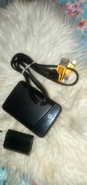 Power bank + chargeur + cable