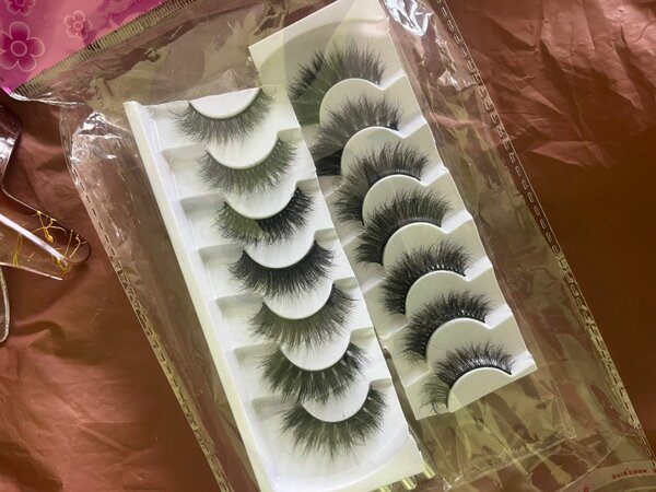 Faux cils volumineux glamour