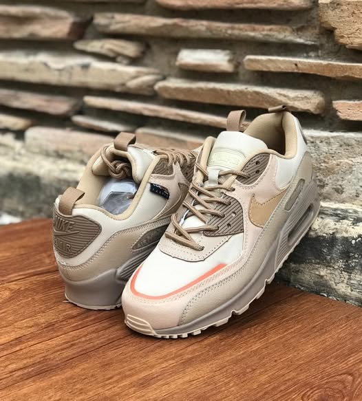 NIKE AIR MAX 90
