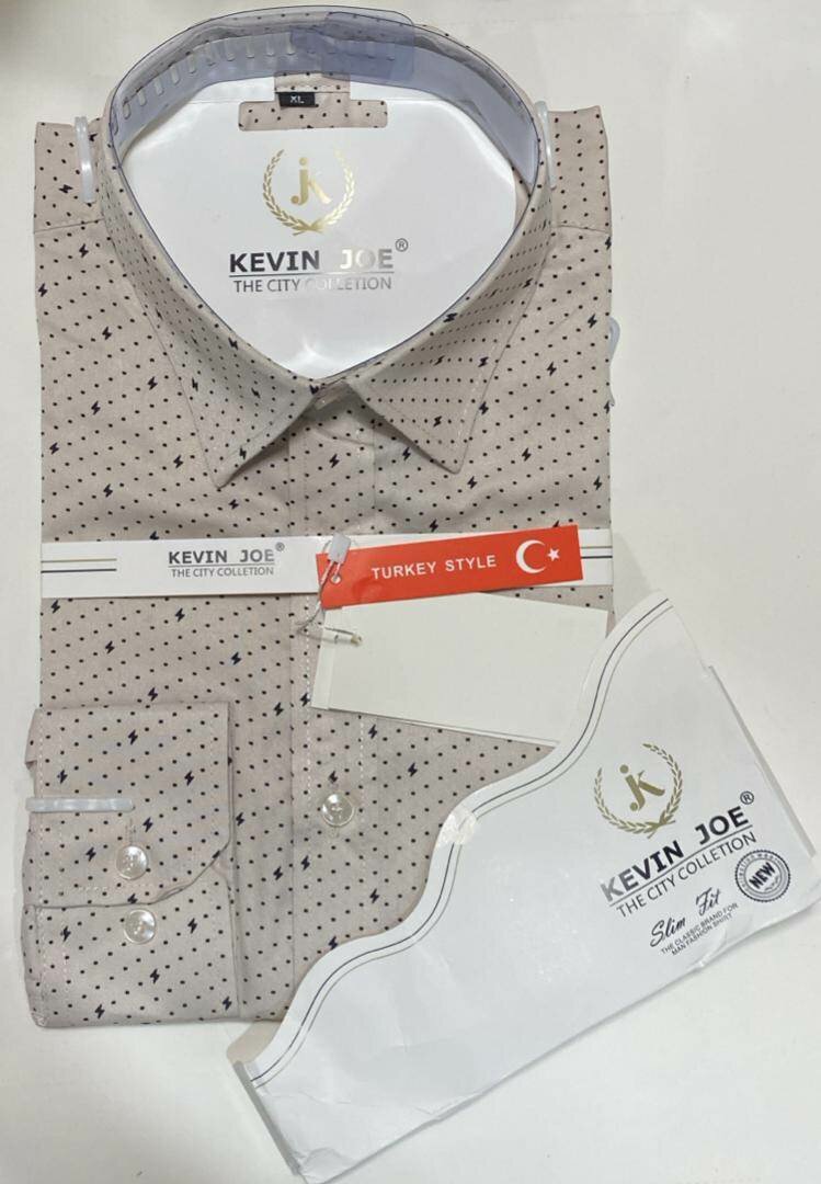 Chemise à pois élégante