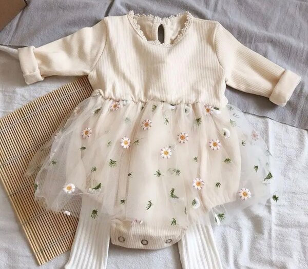 Нежное платье с цветочками