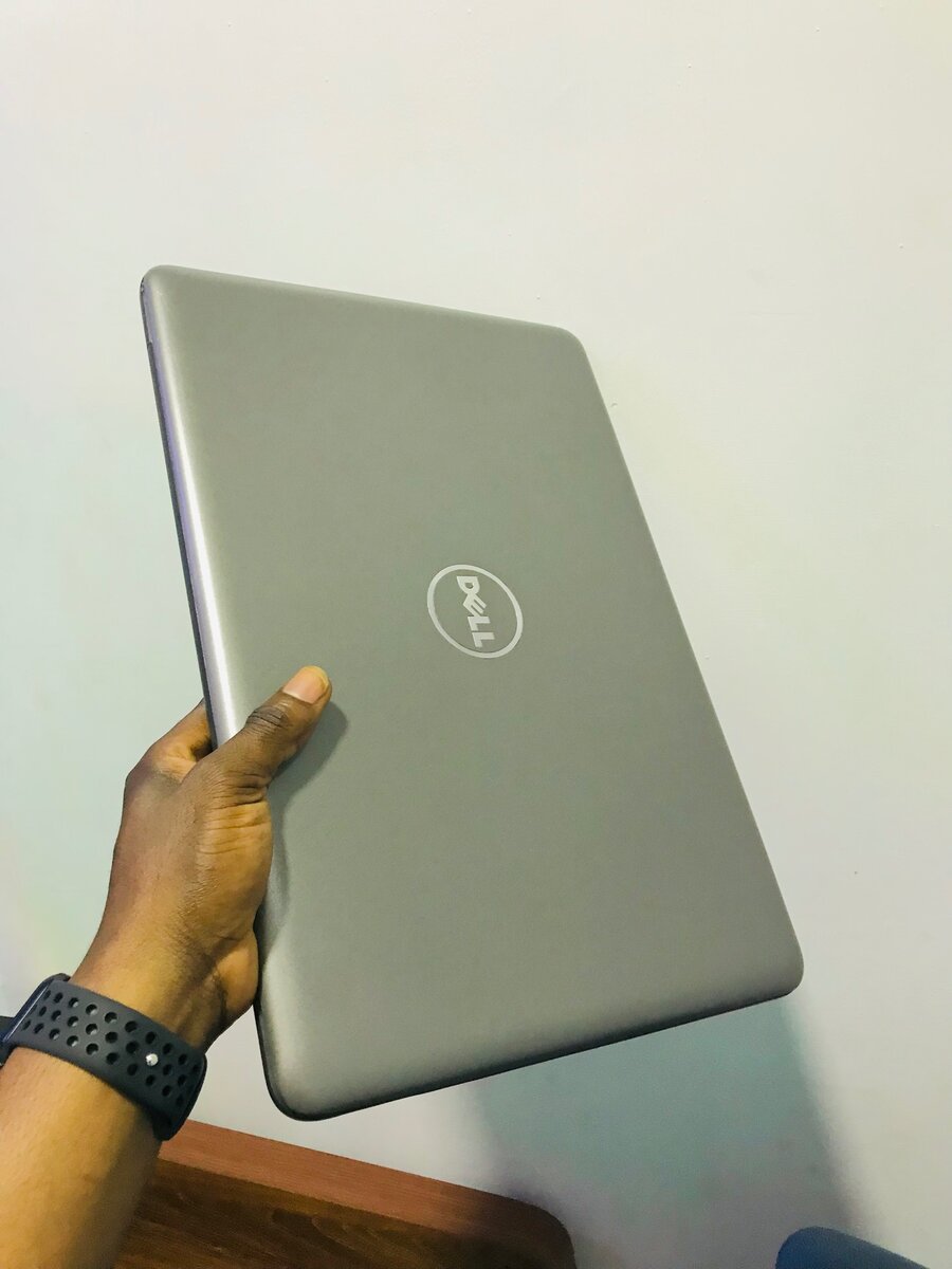 Dell Inspiron 5567