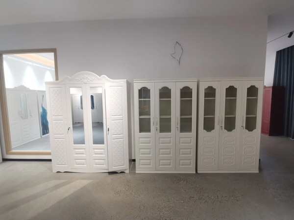 Armoire blanche élégante