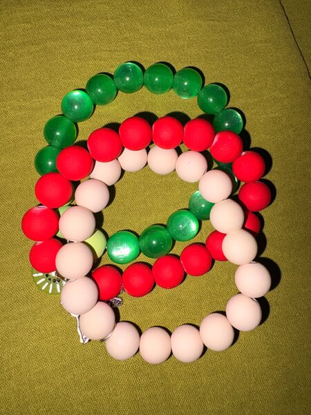 Bracelets colorés en perles