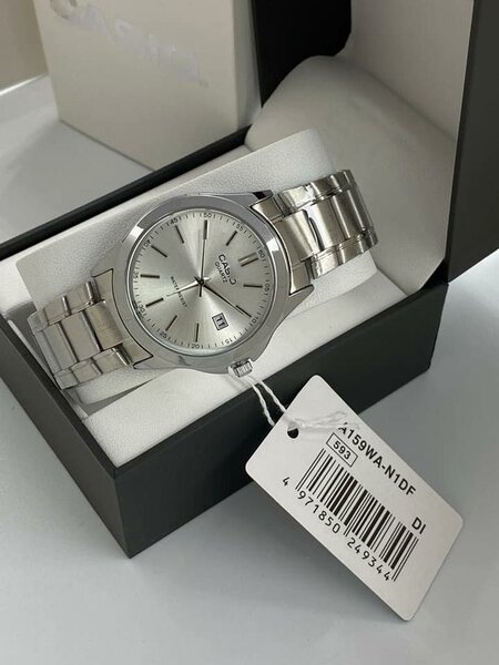 Montre mécanique pour hommes couleur argent Casio