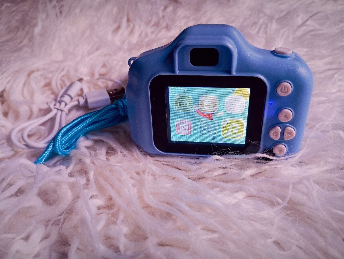 Mini appareil photo multimédia