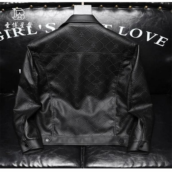 Veste en cuir motif quadrillé