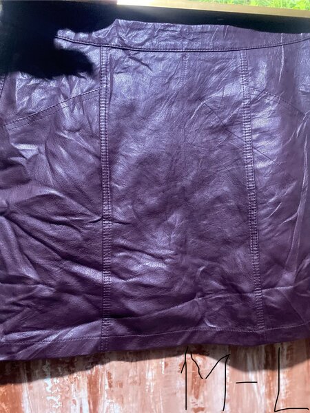Jupe en cuir violet
