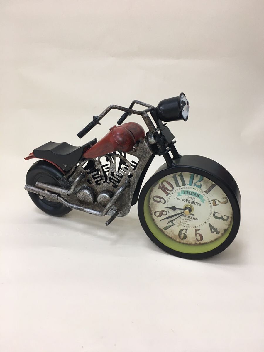 Horloge moto design rétro