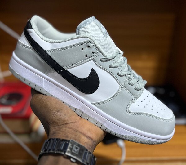 Baskets basses grises