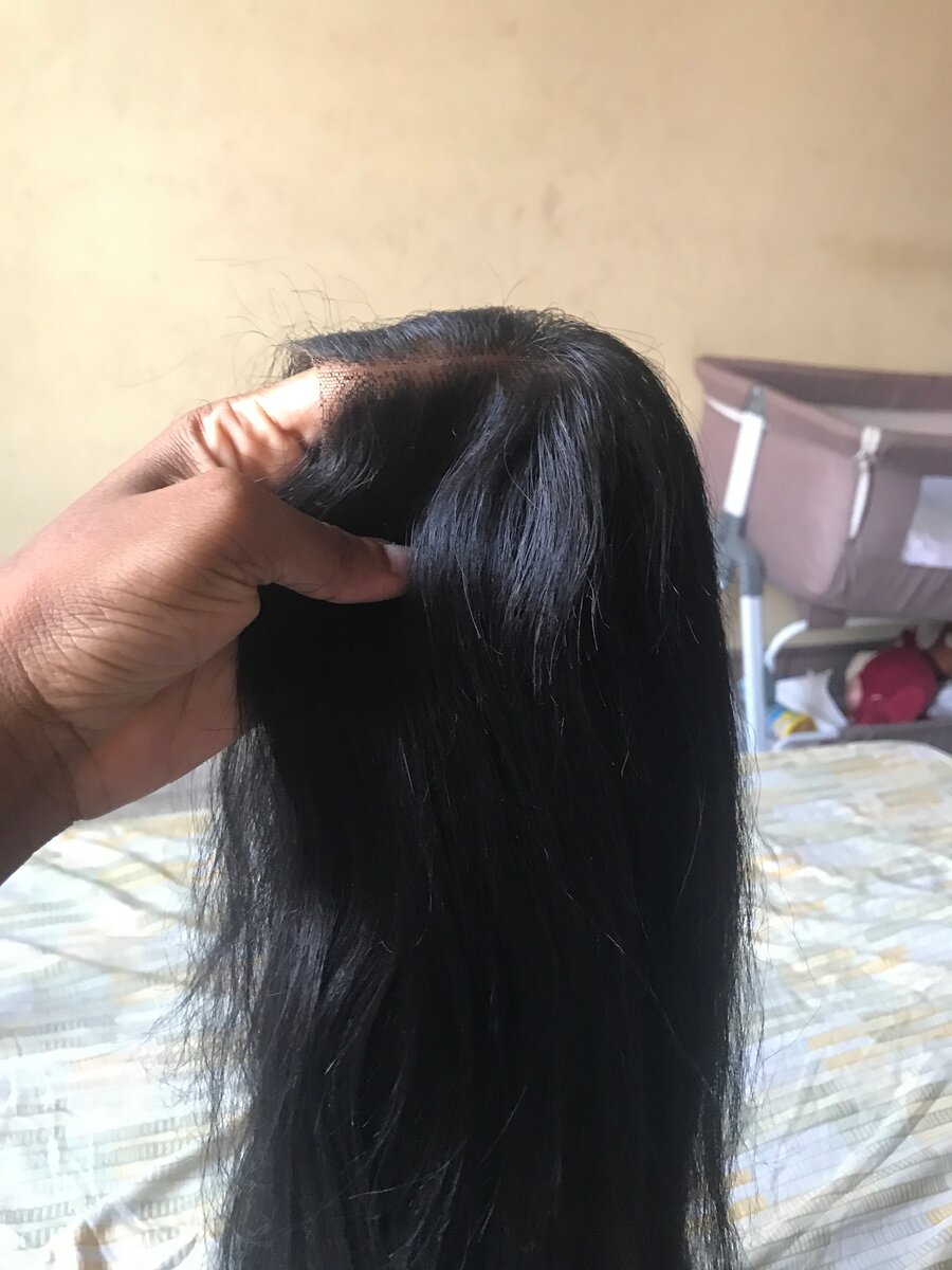 Perruque en dentelle noire